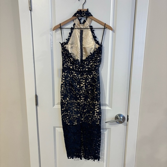 NWT Lulu's Divine Destiny Navy Blue Lace Halter Neck Midi Dress Size XS - Picture 4 of 7